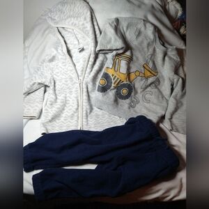 Old Navy Gray Patterned Baby Hoodie